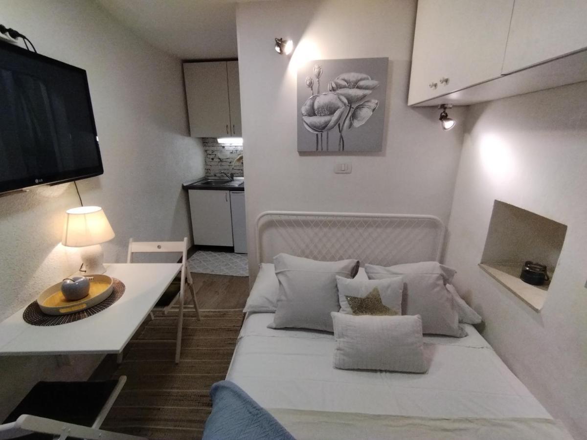 Tiny Studio In City Center Stone House スプリト エクステリア 写真