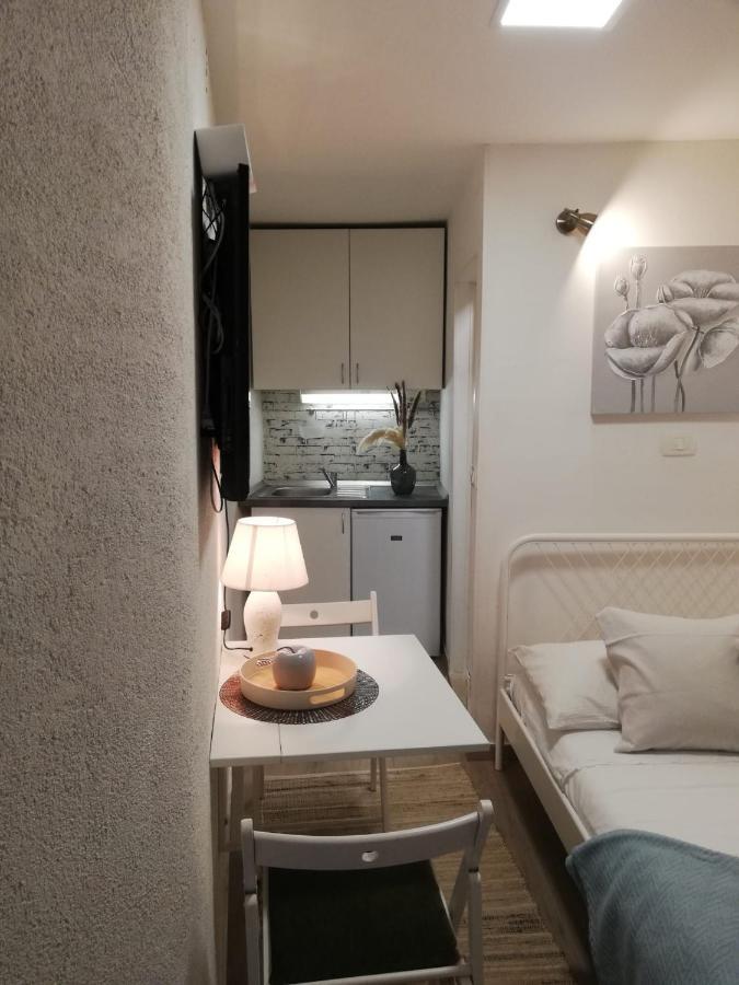 Tiny Studio In City Center Stone House スプリト エクステリア 写真